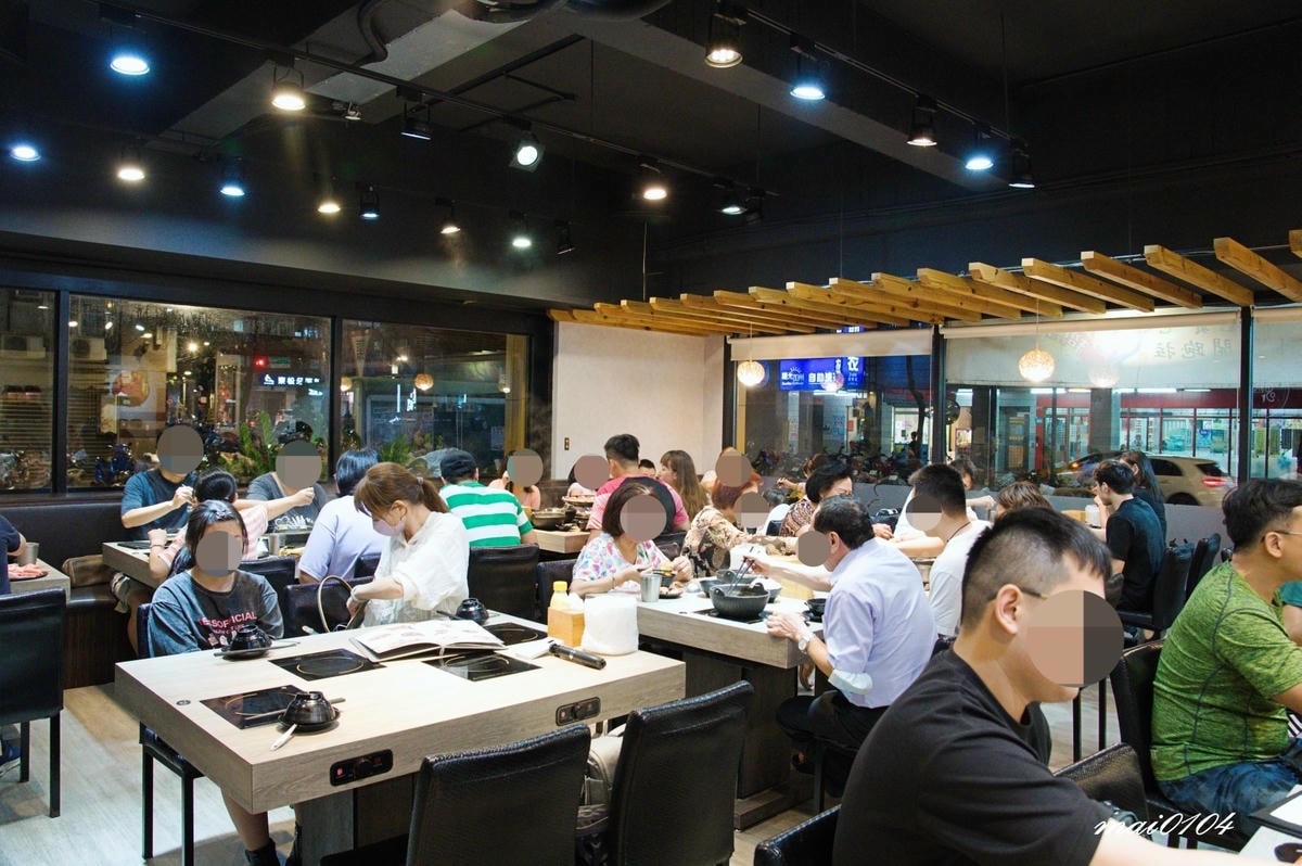 新北土城｜熟度精緻鍋物土城學士店～十多種特色鍋底、澎湃的海陸