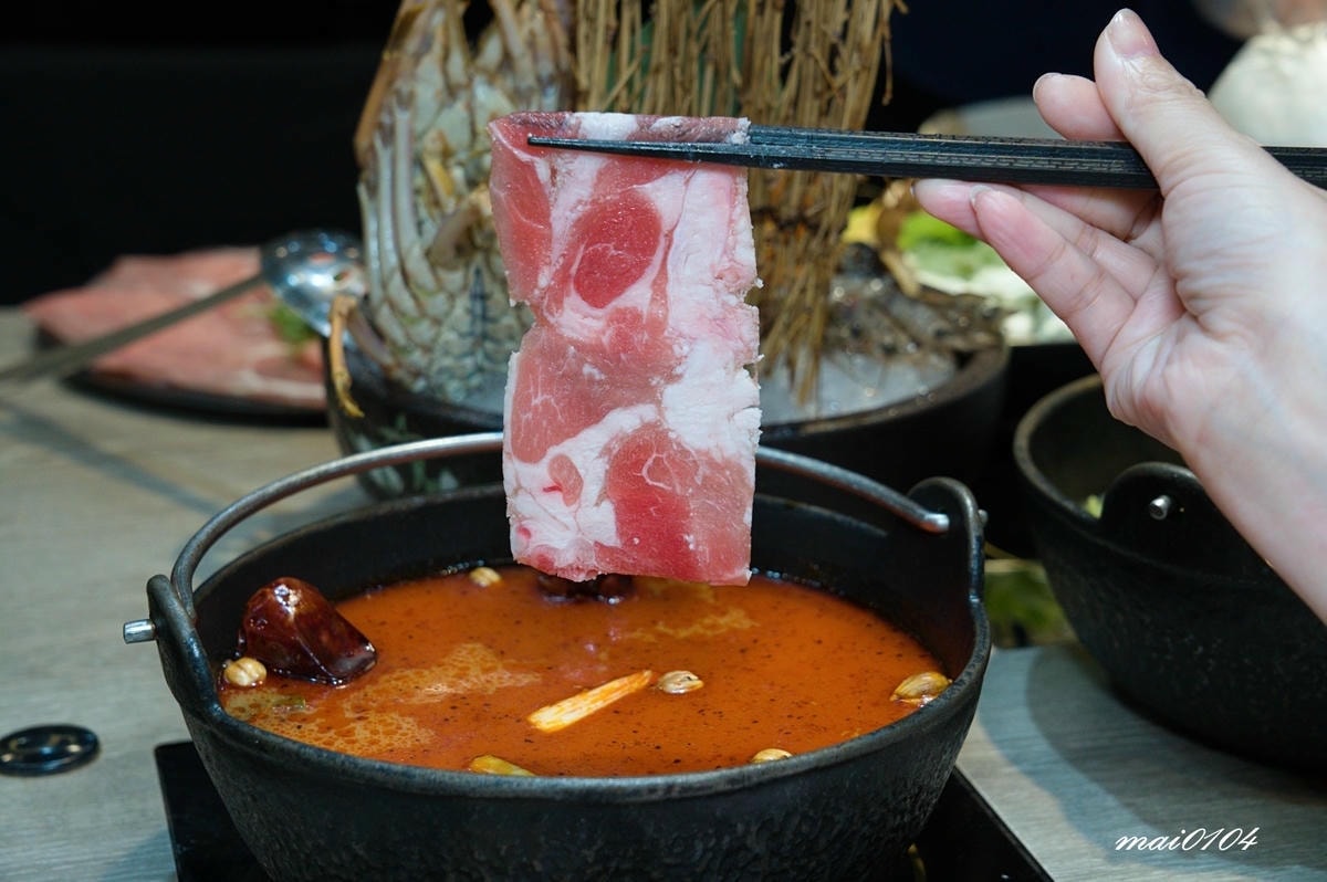 新北土城｜熟度精緻鍋物土城學士店～十多種特色鍋底、澎湃的海陸