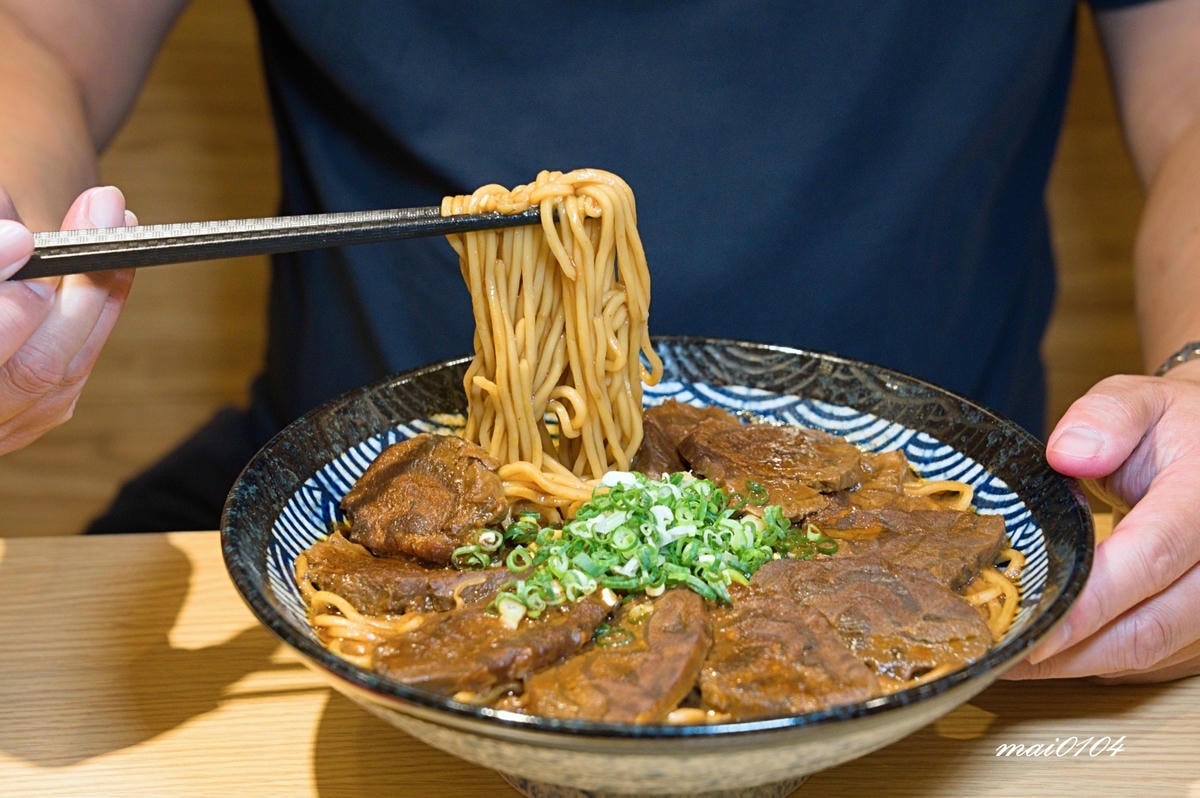 中壢平鎮美食｜集英會牛肉麵文化店～桃園超強牛肉麵！！內用居然