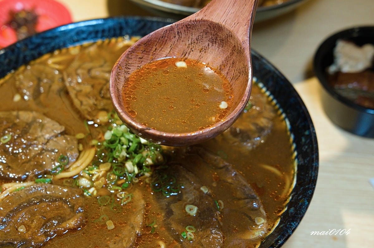 中壢平鎮美食｜集英會牛肉麵文化店～桃園超強牛肉麵！！內用居然