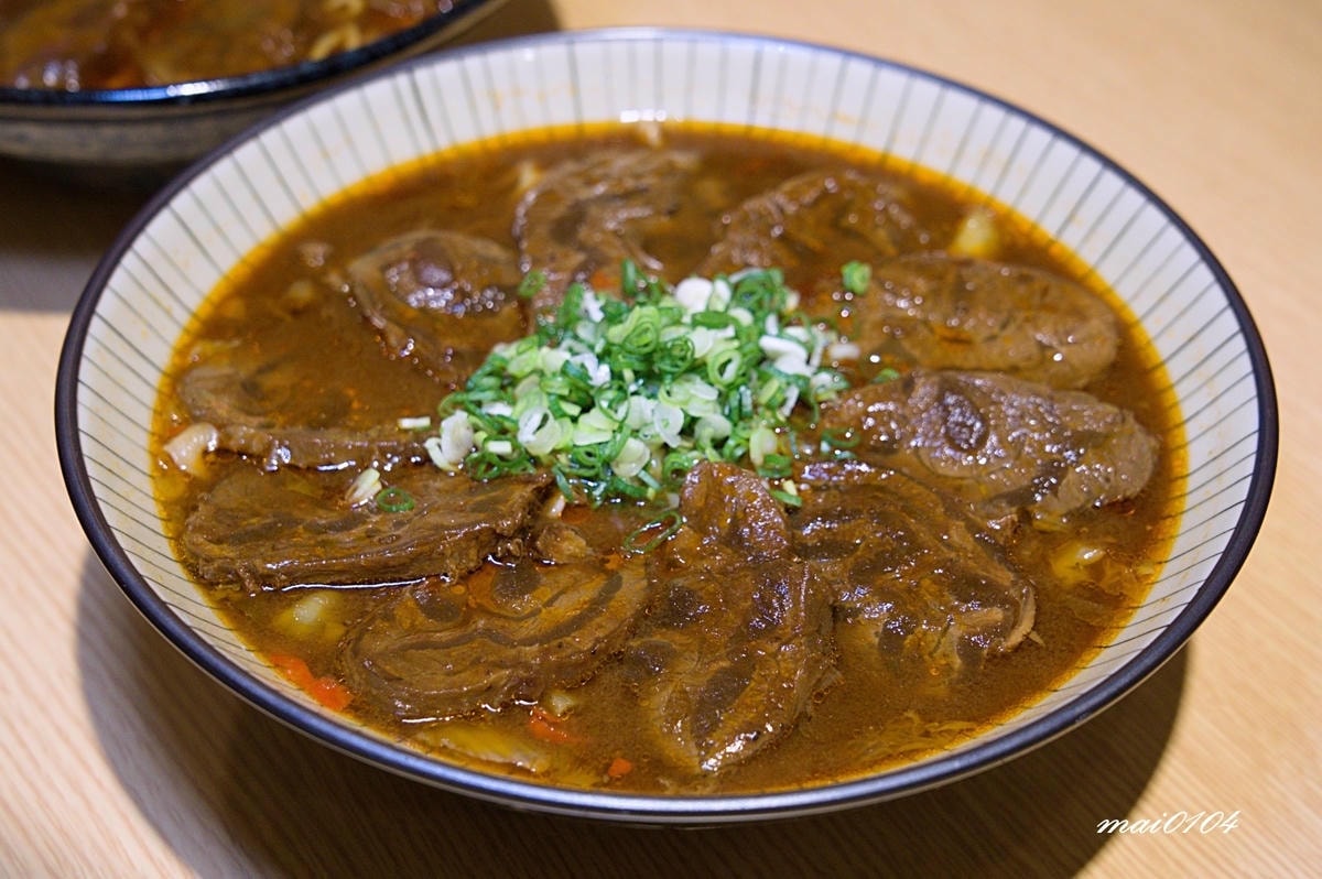 中壢平鎮美食｜集英會牛肉麵文化店～桃園超強牛肉麵！！內用居然
