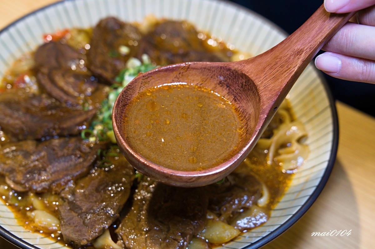 中壢平鎮美食｜集英會牛肉麵文化店～桃園超強牛肉麵！！內用居然
