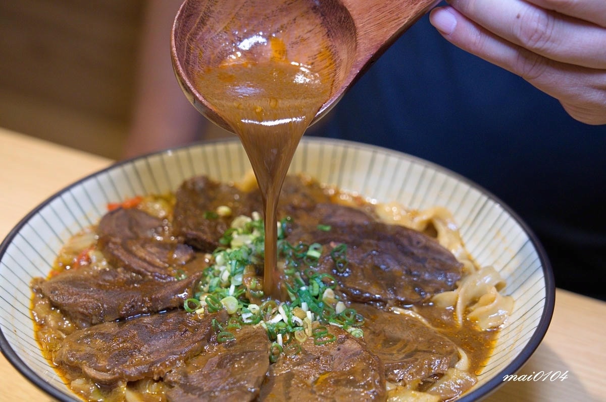 中壢平鎮美食｜集英會牛肉麵文化店～桃園超強牛肉麵！！內用居然