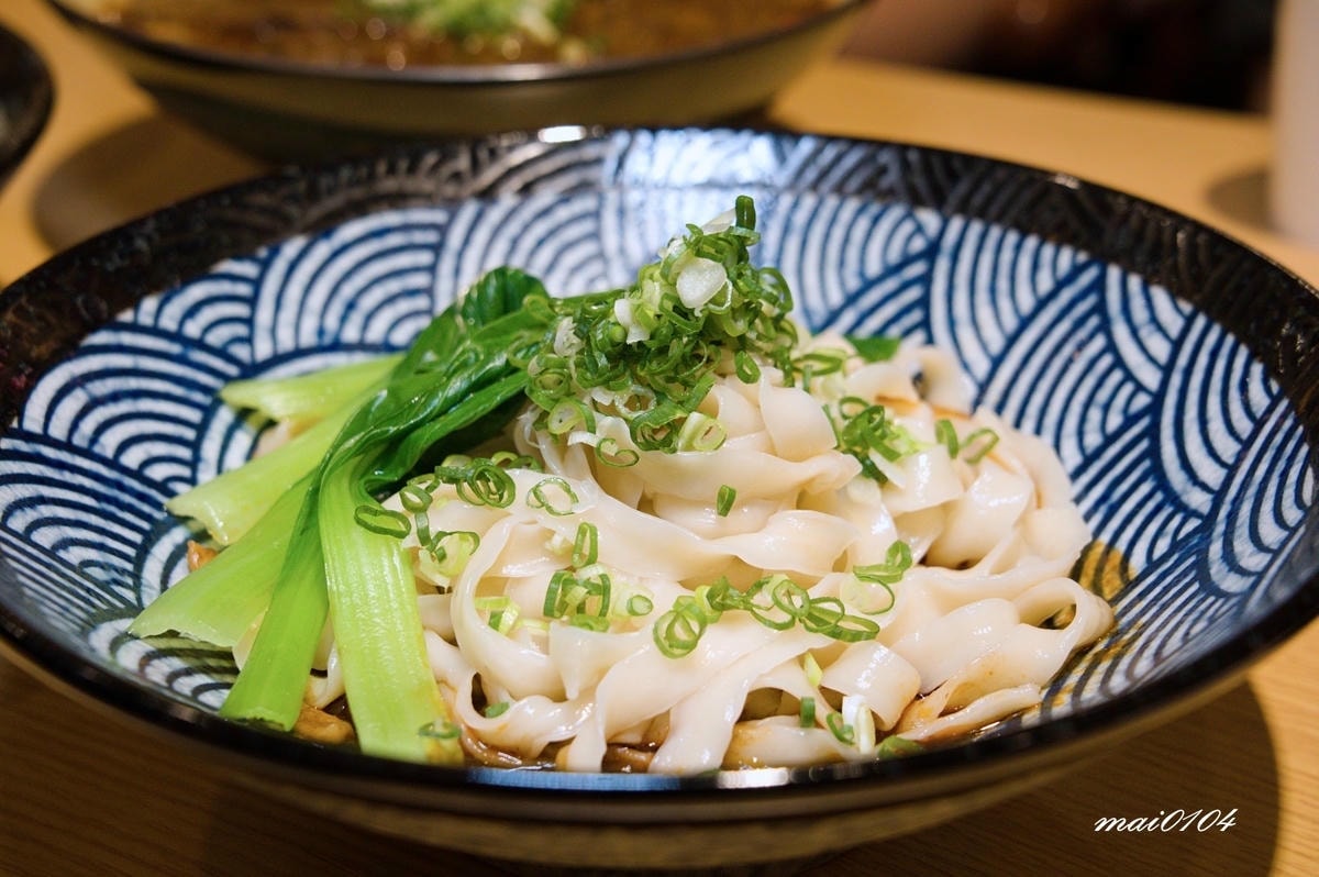 中壢平鎮美食｜集英會牛肉麵文化店～桃園超強牛肉麵！！內用居然