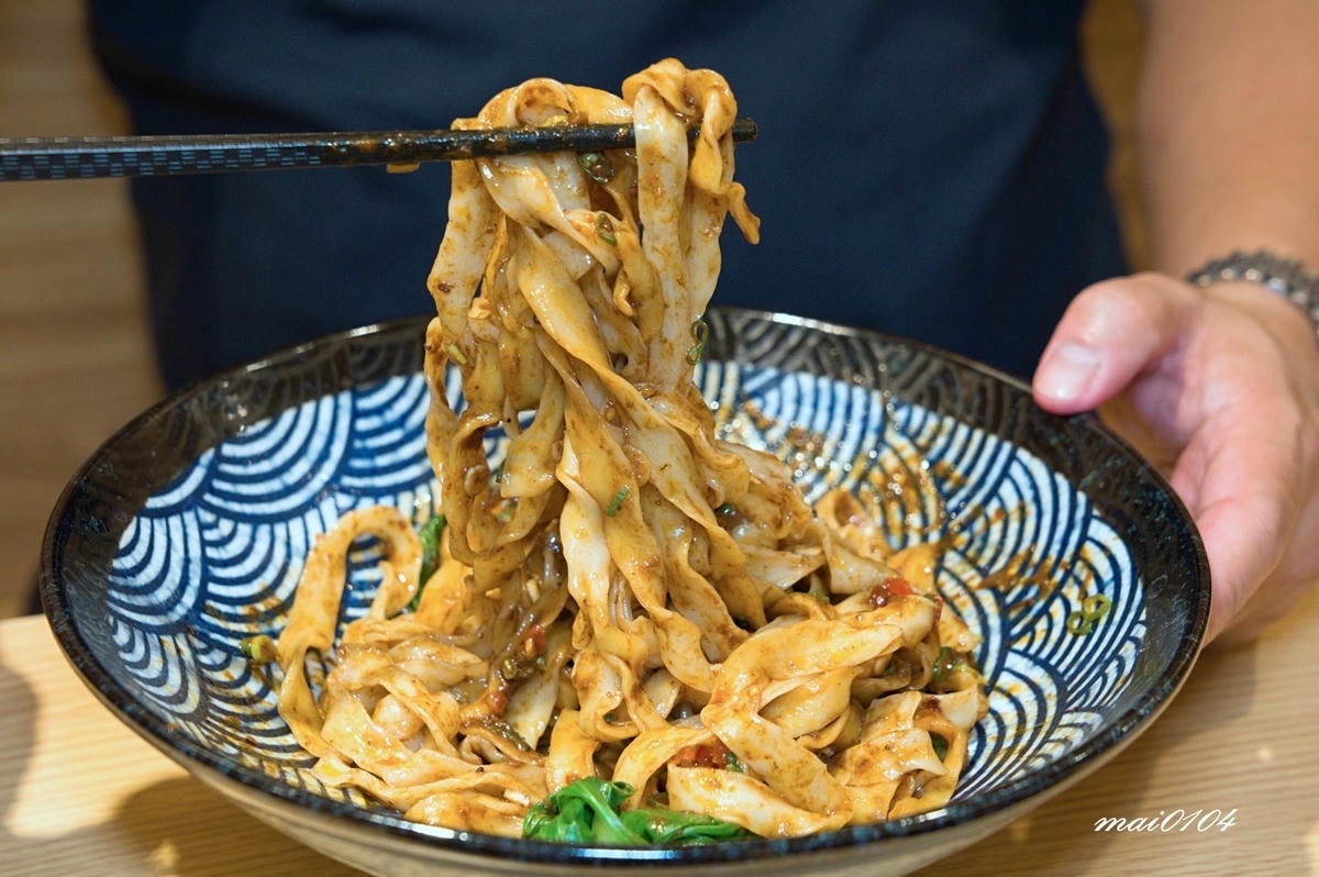中壢平鎮美食｜集英會牛肉麵文化店～桃園超強牛肉麵！！內用居然