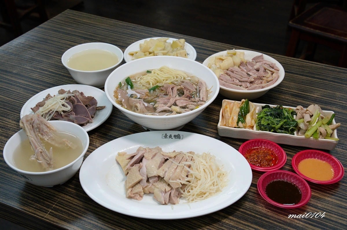 中壢鴨肉推薦｜豪爽鴨鴨肉專賣店中壢元化店～每月1號免費吃鴨肉