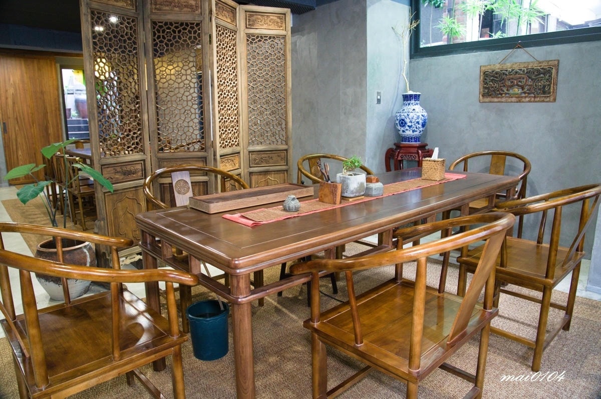 捨茶外人文茶館～不限時、免收服務費，茶點最低40元，中路特區
