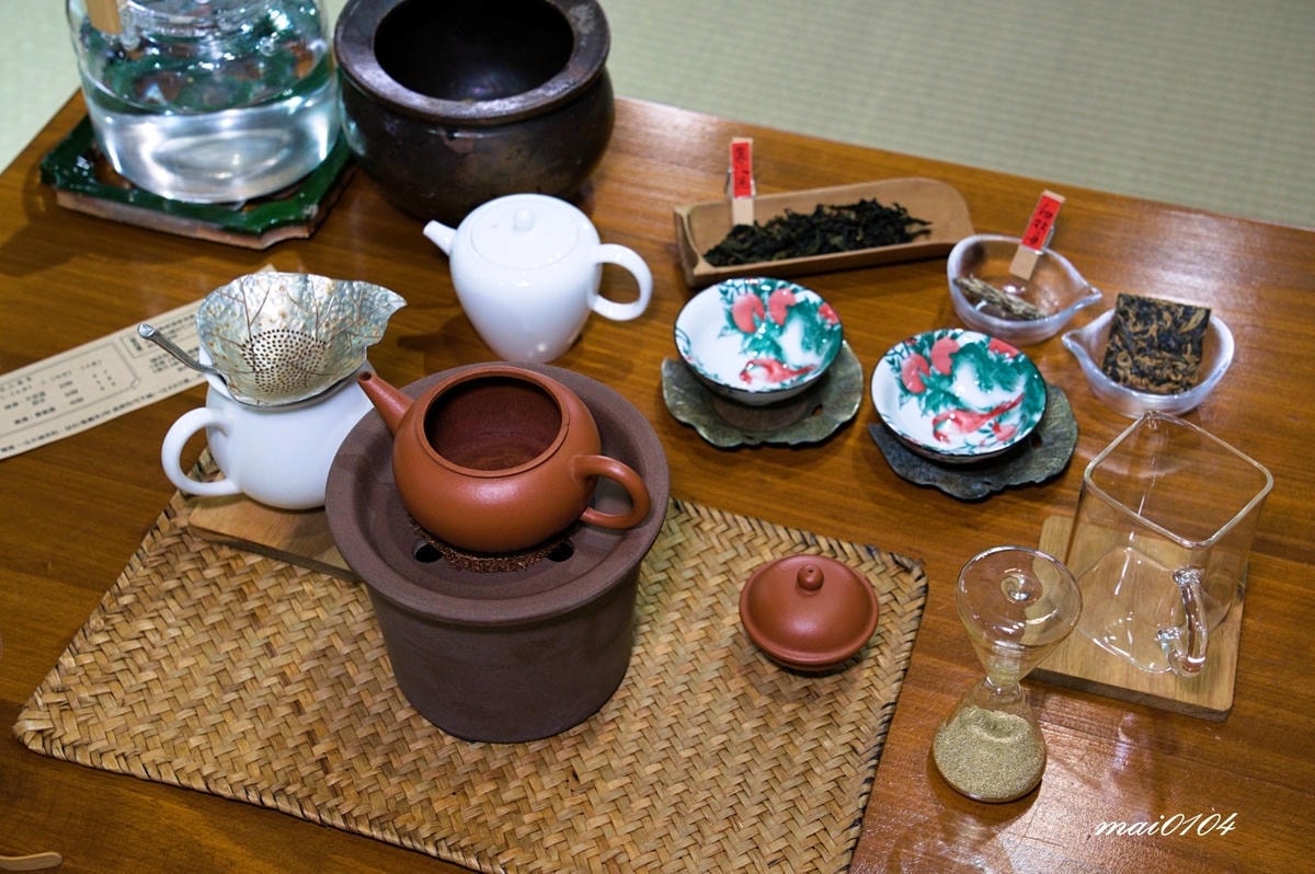 捨茶外人文茶館～不限時、免收服務費，茶點最低40元，中路特區