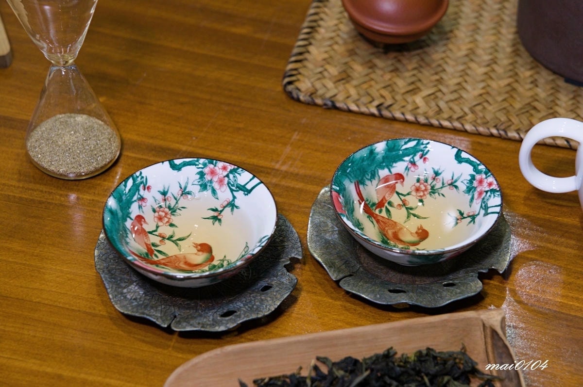 捨茶外人文茶館～不限時、免收服務費，茶點最低40元，中路特區