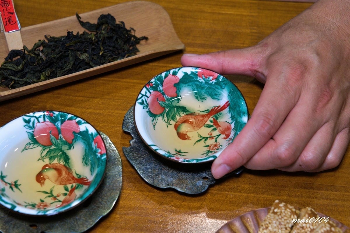 捨茶外人文茶館～不限時、免收服務費，茶點最低40元，中路特區