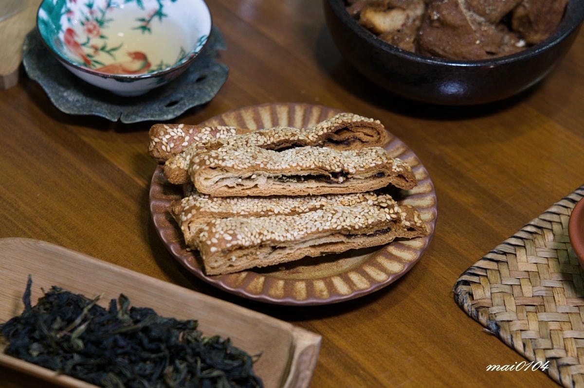 捨茶外人文茶館～不限時、免收服務費，茶點最低40元，中路特區