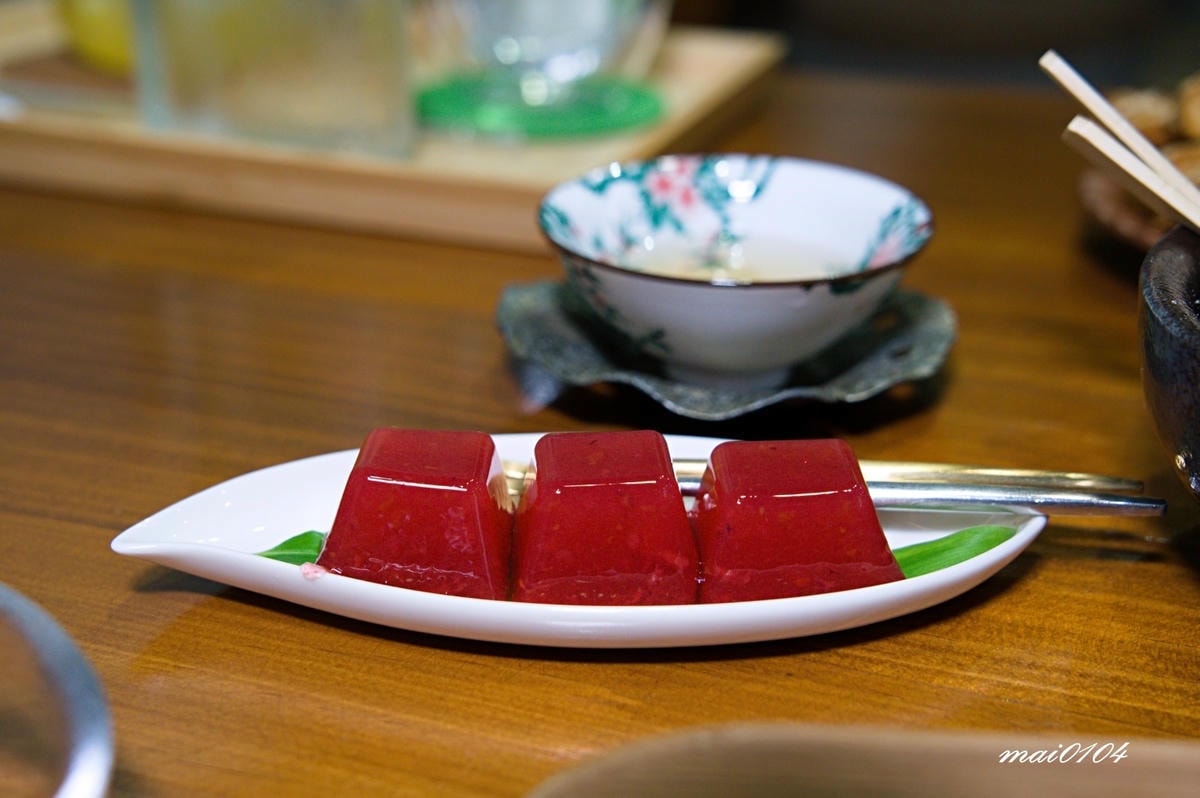 捨茶外人文茶館～不限時、免收服務費，茶點最低40元，中路特區