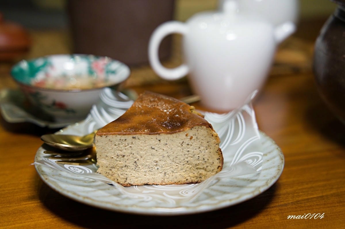 捨茶外人文茶館～不限時、免收服務費，茶點最低40元，中路特區