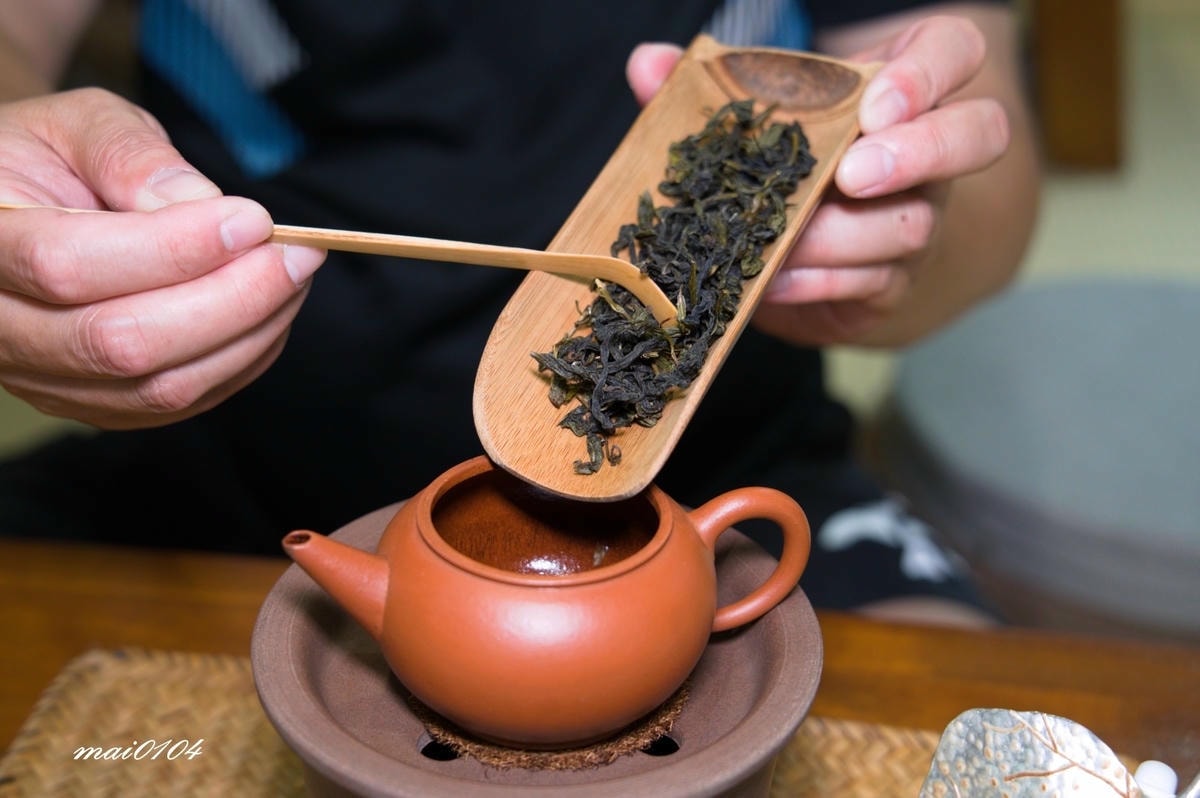 捨茶外人文茶館～不限時、免收服務費，茶點最低40元，中路特區