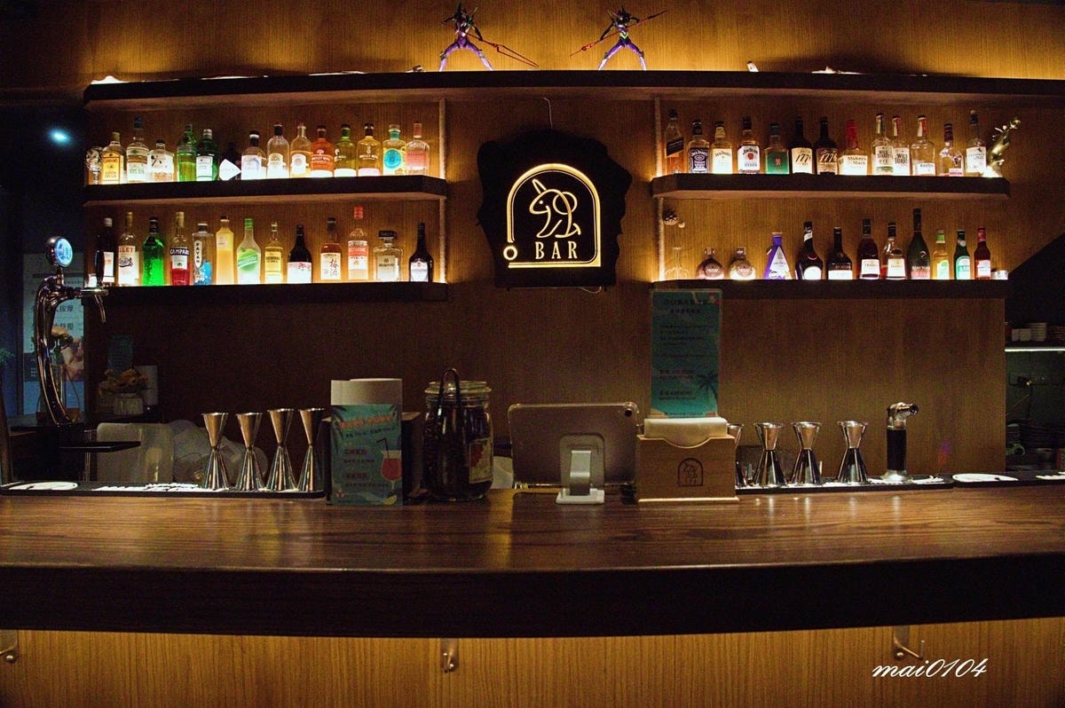 台北士林夜市酒吧｜Dobar士林店~隱藏在士林夜市裡的人氣酒