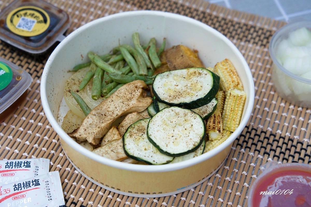 新北中和｜思汗烤雞～蒜味烤雞只要369元，烤雞二吃DIY創意