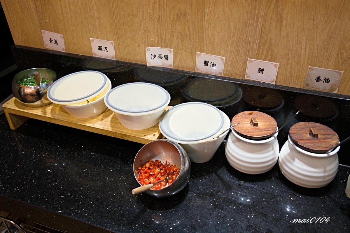 新竹火車站必吃美食︱爆川辣妹子烤魚新竹店～獨家嚴選比臉大的烤
