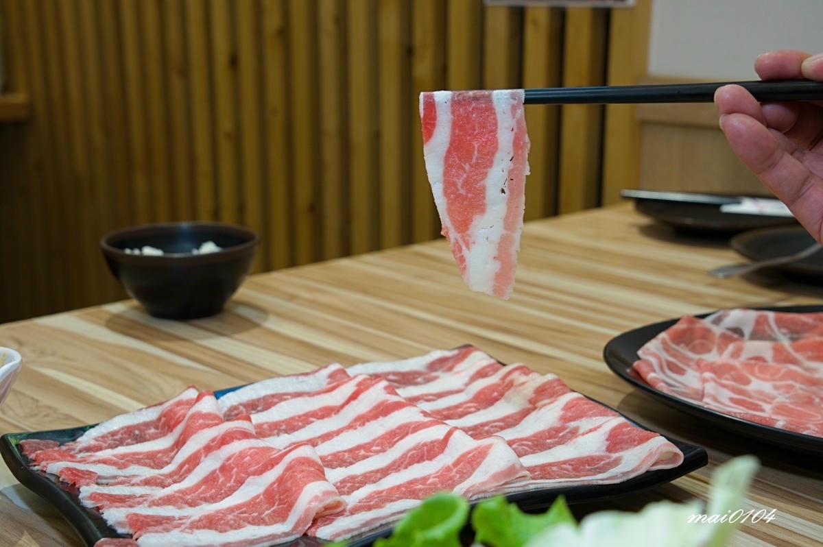 新竹火車站必吃美食︱爆川辣妹子烤魚新竹店～獨家嚴選比臉大的烤