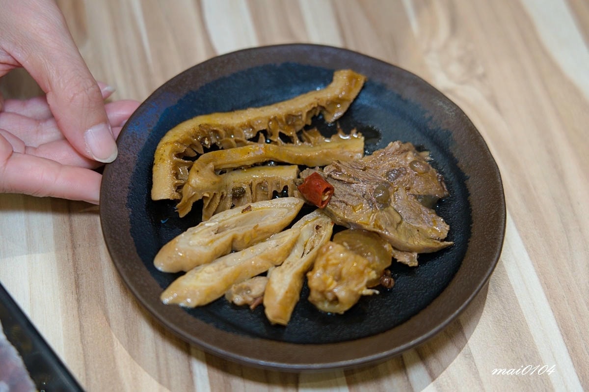 新竹火車站必吃美食︱爆川辣妹子烤魚新竹店～獨家嚴選比臉大的烤