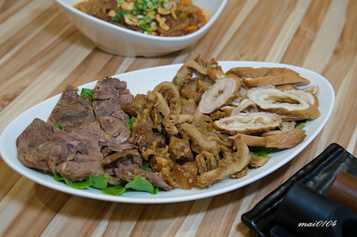 新竹火車站必吃美食︱爆川辣妹子烤魚新竹店～獨家嚴選比臉大的烤