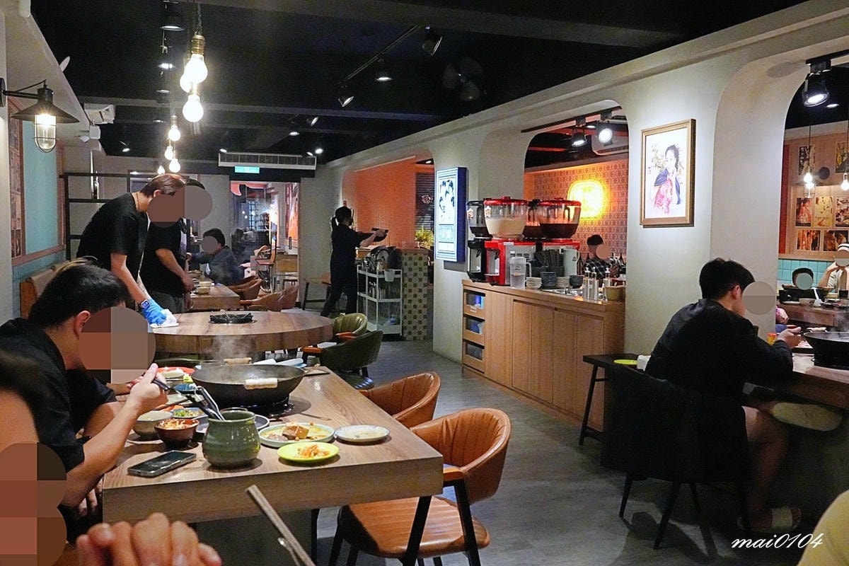 新竹石頭火鍋｜韋爐復刻食鍋巨城店～懷舊用餐風格、食材豐富多樣