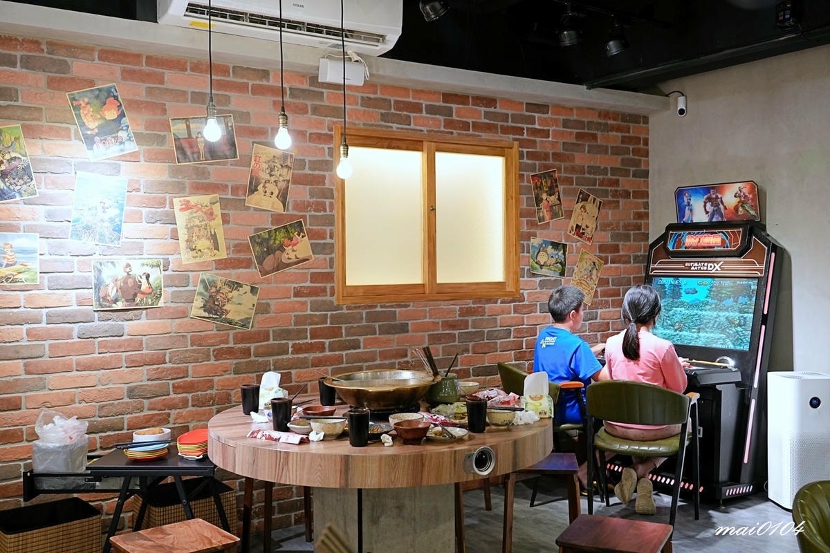 新竹石頭火鍋｜韋爐復刻食鍋巨城店～懷舊用餐風格、食材豐富多樣