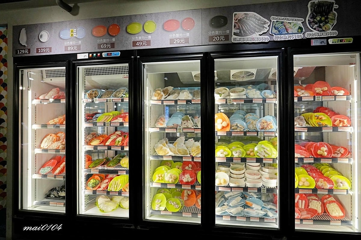 新竹石頭火鍋｜韋爐復刻食鍋巨城店～懷舊用餐風格、食材豐富多樣