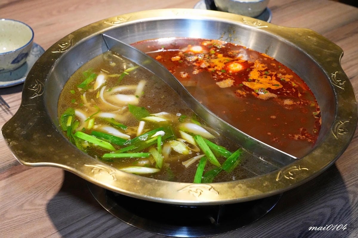 新竹石頭火鍋｜韋爐復刻食鍋巨城店～懷舊用餐風格、食材豐富多樣
