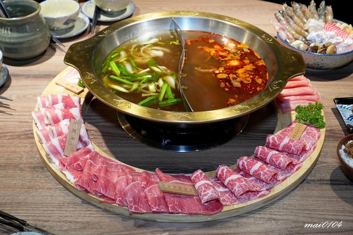 新竹石頭火鍋｜韋爐復刻食鍋巨城店～懷舊用餐風格、食材豐富多樣