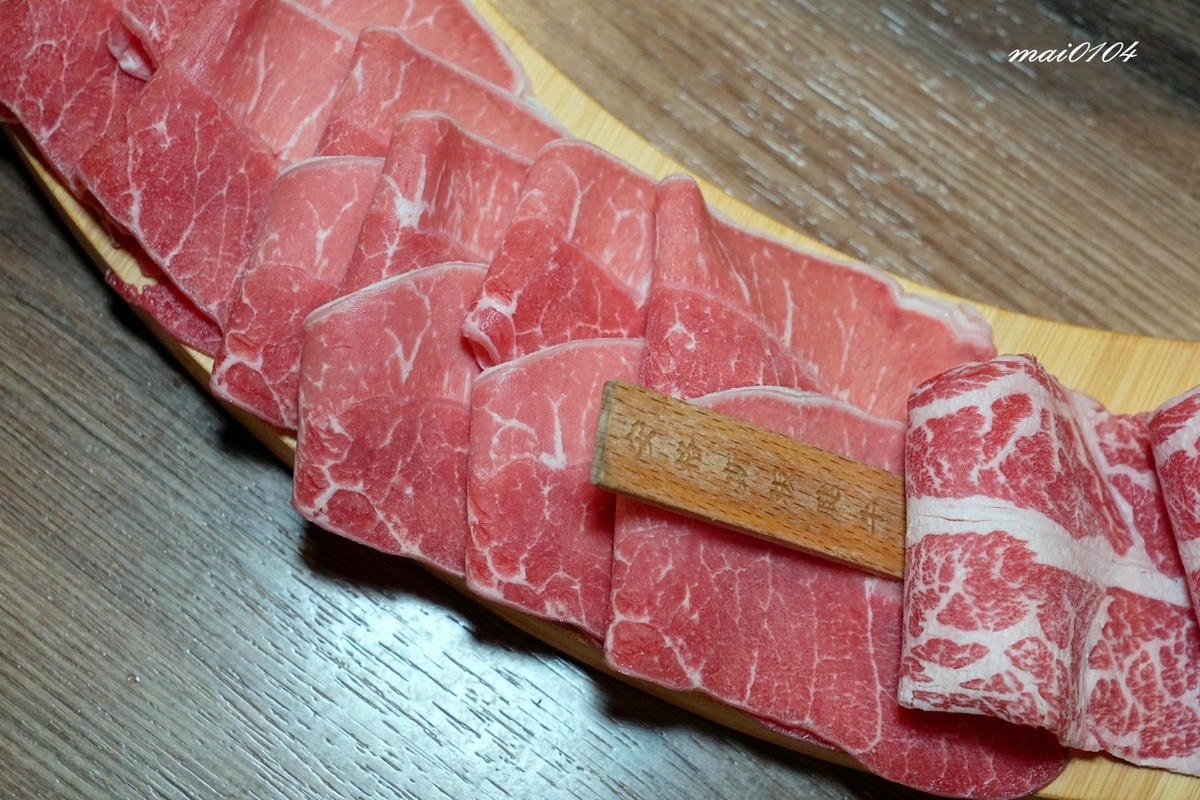 新竹石頭火鍋｜韋爐復刻食鍋巨城店～懷舊用餐風格、食材豐富多樣