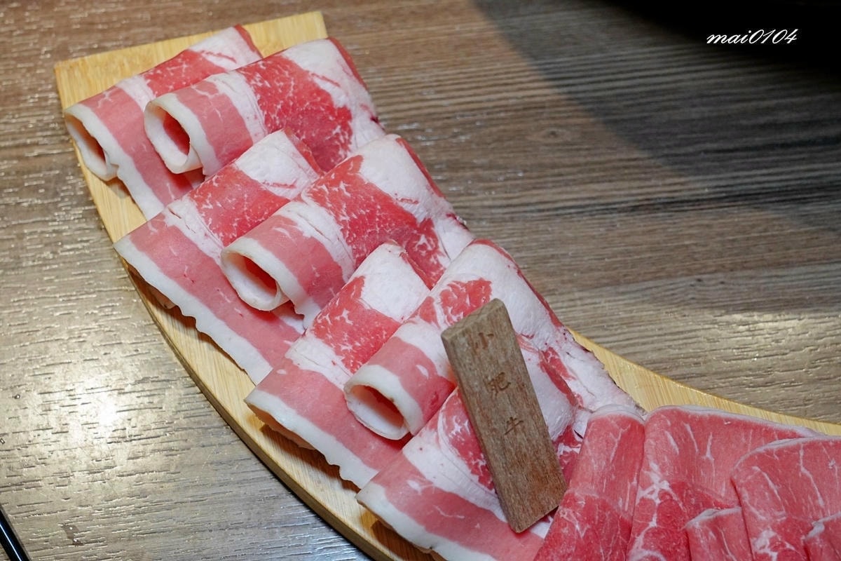 新竹石頭火鍋｜韋爐復刻食鍋巨城店～懷舊用餐風格、食材豐富多樣