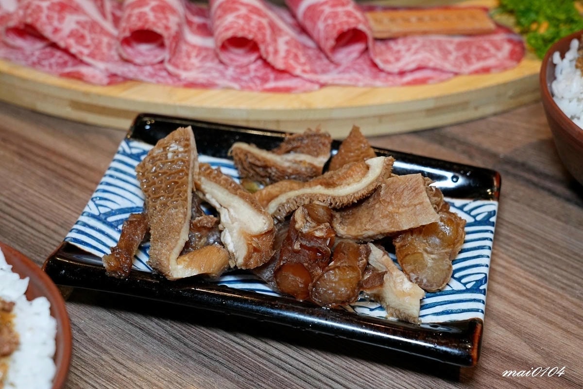 新竹石頭火鍋｜韋爐復刻食鍋巨城店～懷舊用餐風格、食材豐富多樣