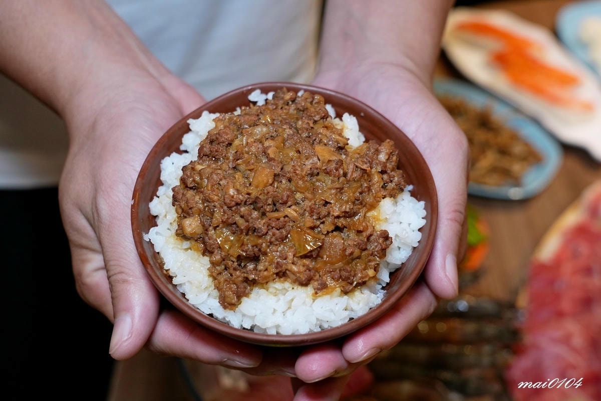 新竹石頭火鍋｜韋爐復刻食鍋巨城店～懷舊用餐風格、食材豐富多樣