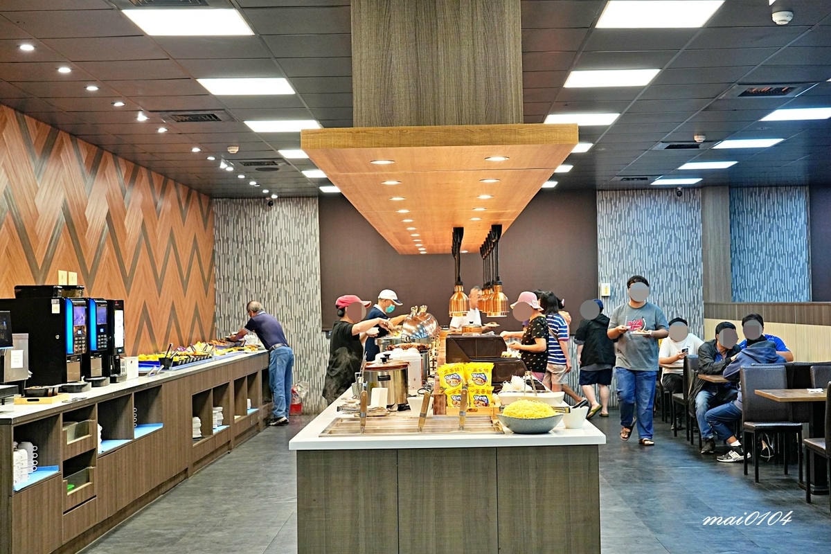 桃園牛排自助吧吃到飽推薦「饗厚牛排桃園店」～加價49元享有主