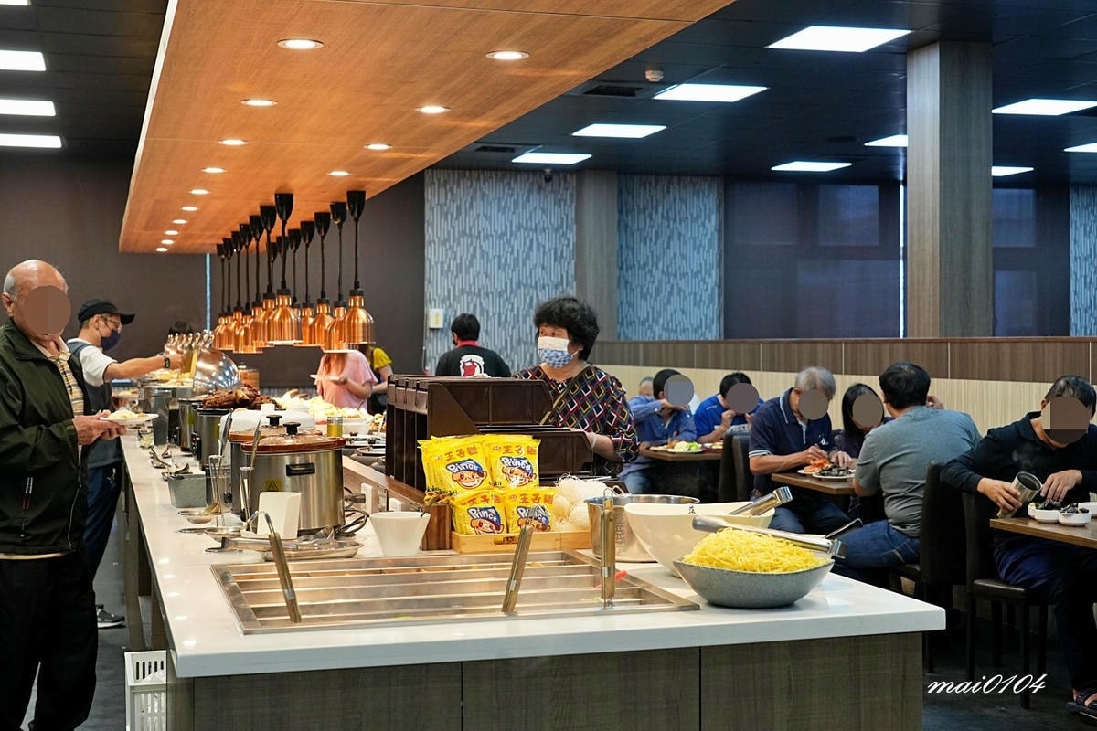 桃園牛排自助吧吃到飽推薦「饗厚牛排桃園店」～加價49元享有主