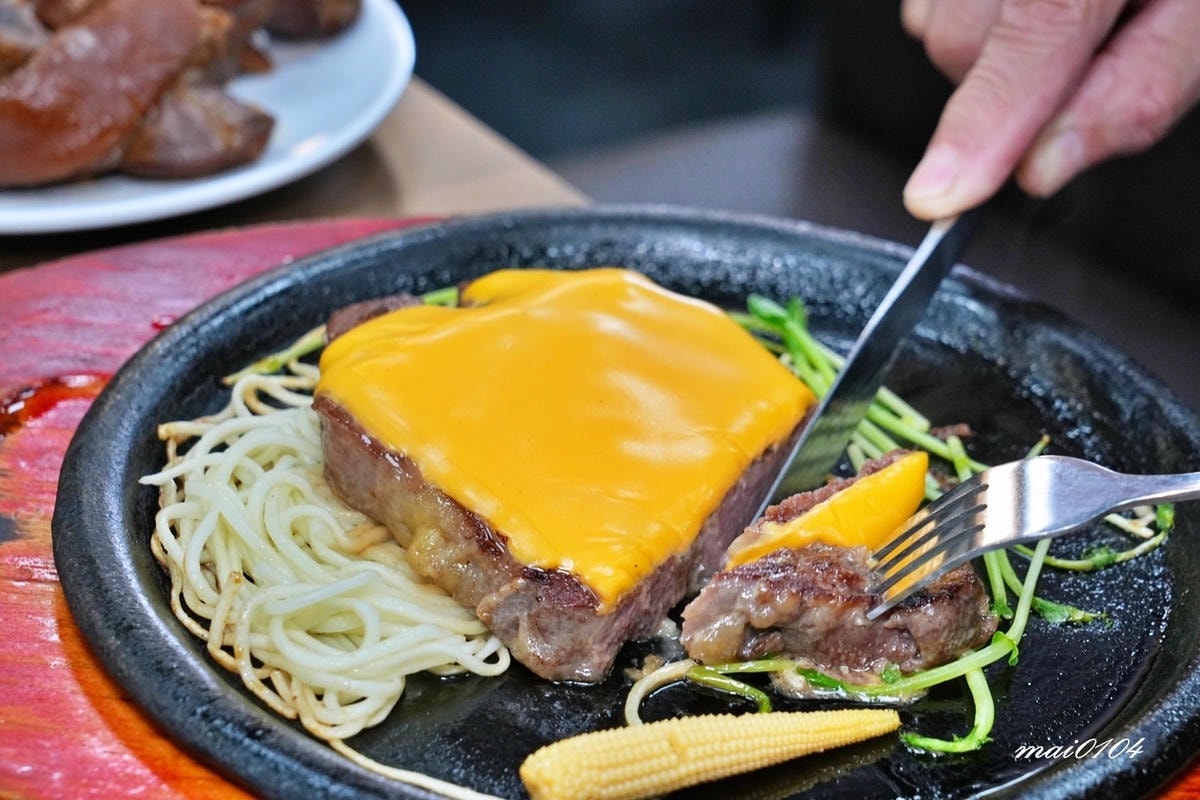桃園牛排自助吧吃到飽推薦「饗厚牛排桃園店」～加價49元享有主