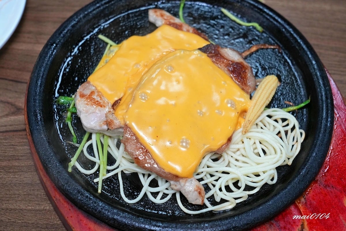 桃園牛排自助吧吃到飽推薦「饗厚牛排桃園店」～加價49元享有主