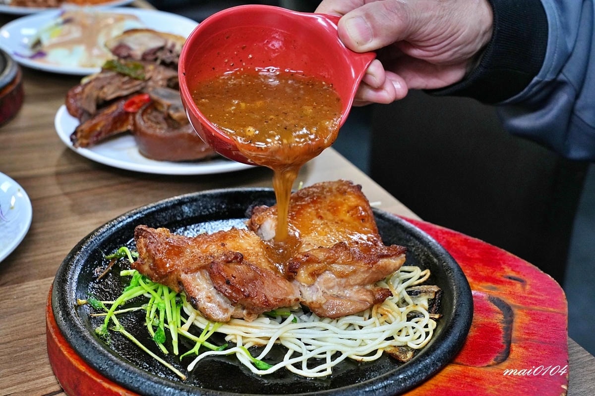 桃園牛排自助吧吃到飽推薦「饗厚牛排桃園店」～加價49元享有主