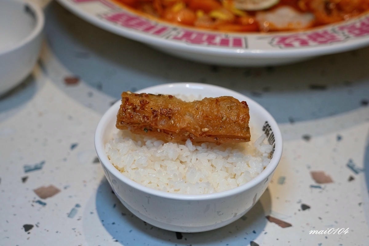 楊梅美食｜築間酸菜魚楊梅中山店～營業到凌晨24:00的酸菜魚