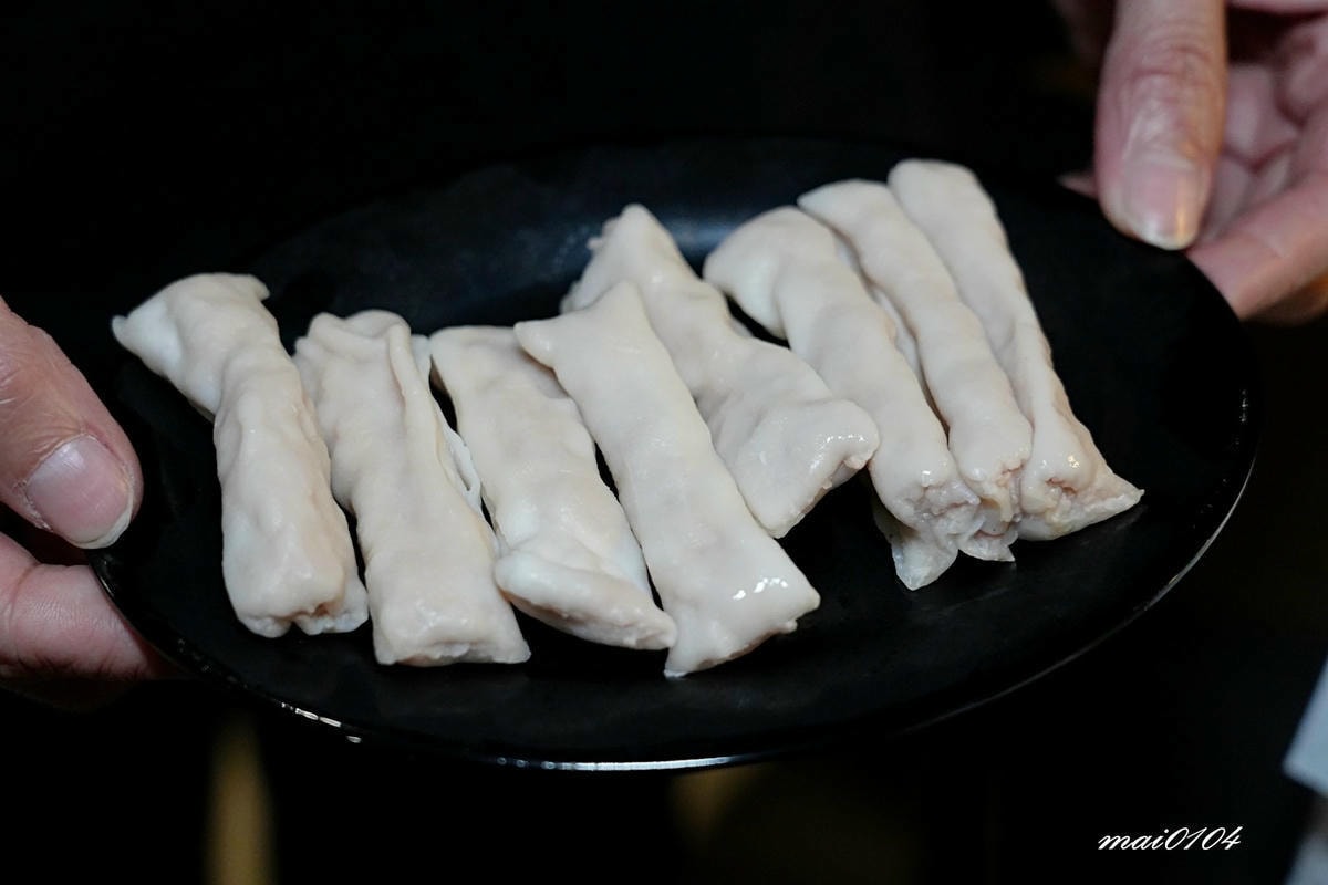 桃園青埔火鍋推薦｜東東石頭火鍋～新開幕！以金魚為主題、桌邊爆