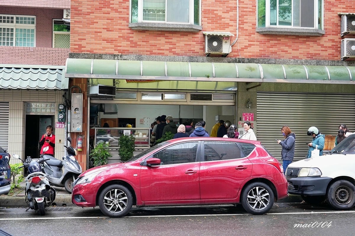 中壢西園路傳統早點，沒有招牌、每天只營業4小時的人氣粉漿蛋餅