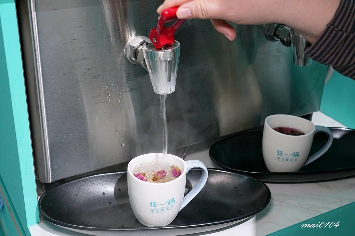 台北西門町美食｜狂一鍋酸菜魚～肉多多、明水然樂兩大新創姊妹品