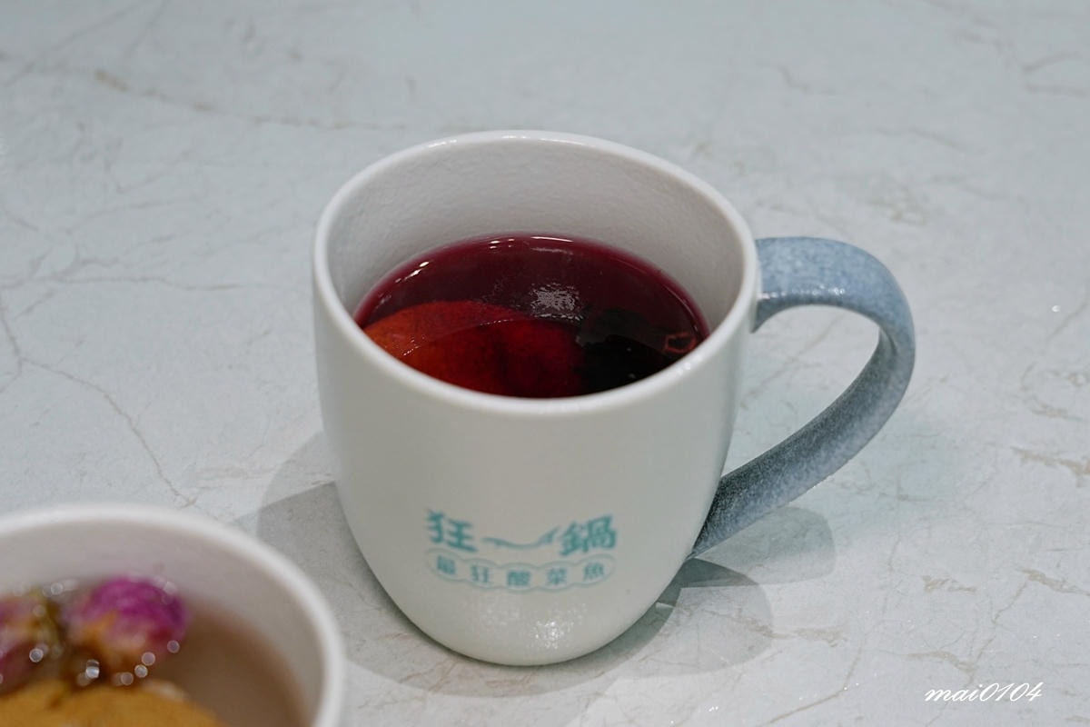 台北西門町美食｜狂一鍋酸菜魚～肉多多、明水然樂兩大新創姊妹品