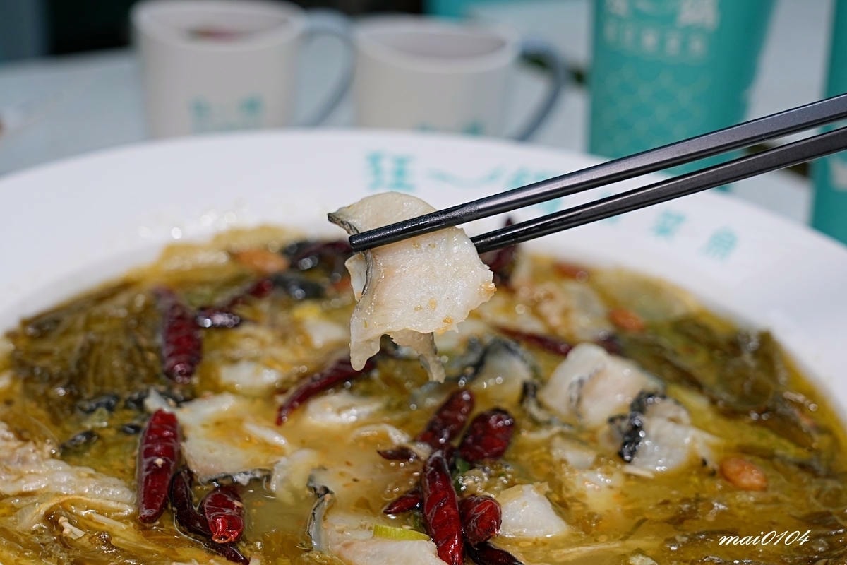 台北西門町美食｜狂一鍋酸菜魚～肉多多、明水然樂兩大新創姊妹品