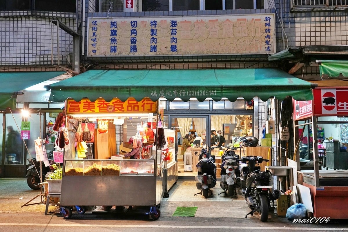沒有招牌、隱藏在市場裡的日式料理，料多味美的味增湯免費喝到飽