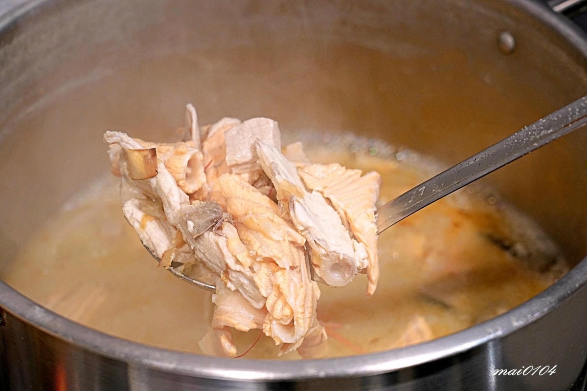 沒有招牌、隱藏在市場裡的日式料理，料多味美的味增湯免費喝到飽