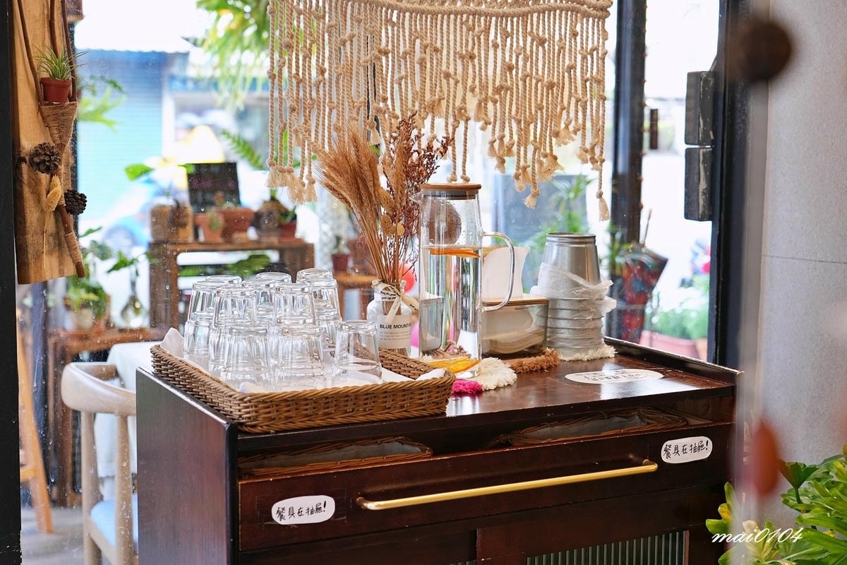 桃園平鎮美食｜鹿途咖啡LU•TU～充滿綠色植栽的早午餐、義大