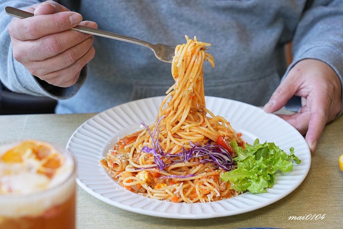 桃園平鎮美食｜鹿途咖啡LU•TU～充滿綠色植栽的早午餐、義大