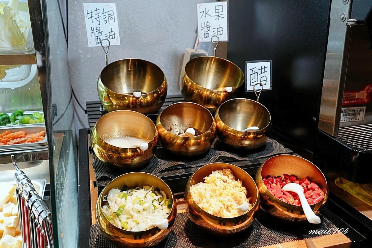 楊梅鍋物｜砸鍋火鍋專賣店～肉品、海鮮自由搭配，白飯、滷肉燥、