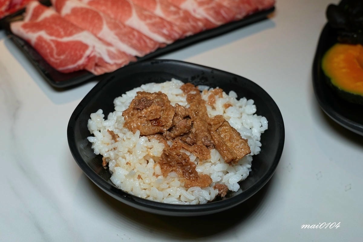 楊梅鍋物｜砸鍋火鍋專賣店～肉品、海鮮自由搭配，白飯、滷肉燥、